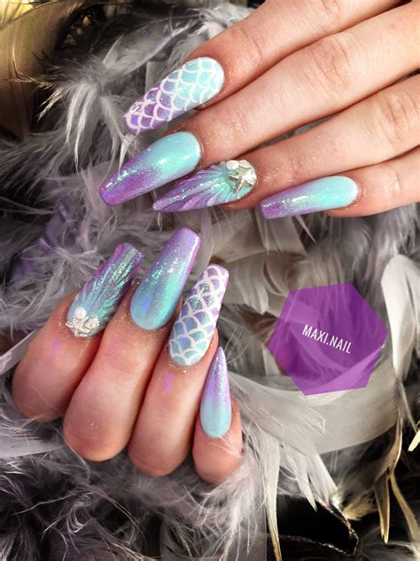 Mermaid nagic nail polish